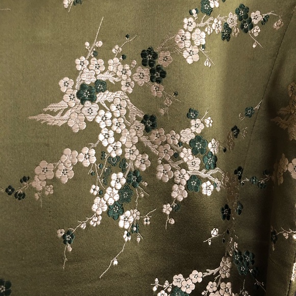 Beautiful dress jacket - Picture 10 of 12